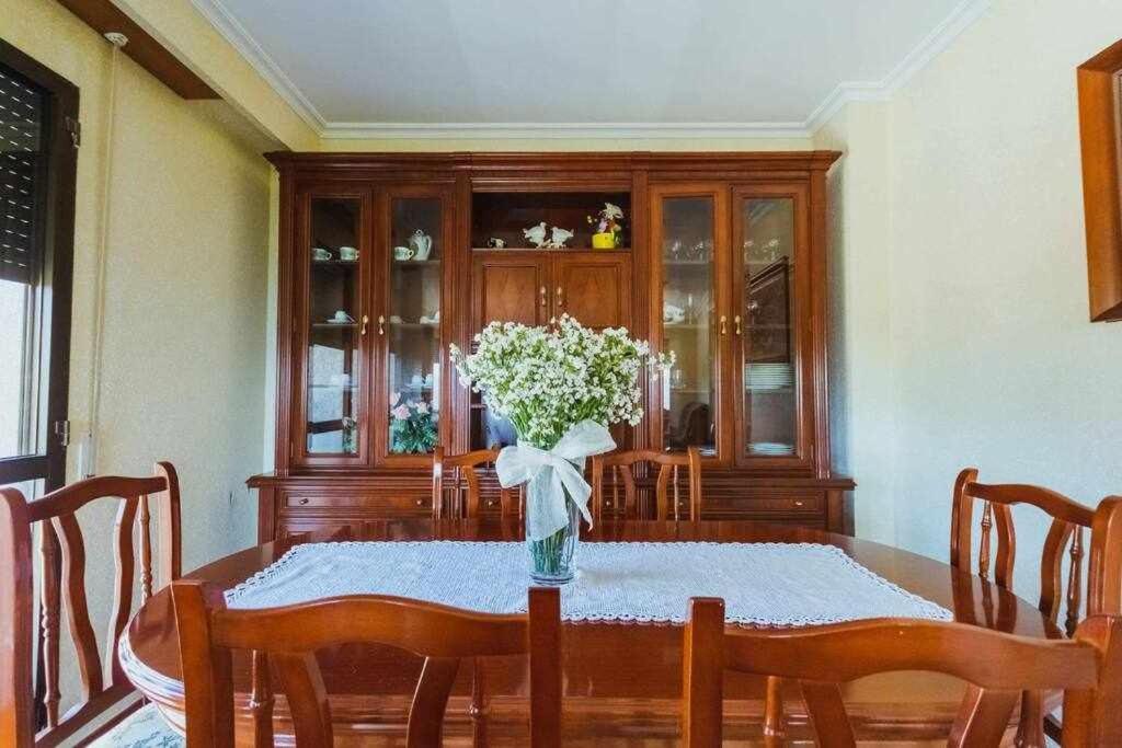 Casa Ourense Guxinde Holiday home *